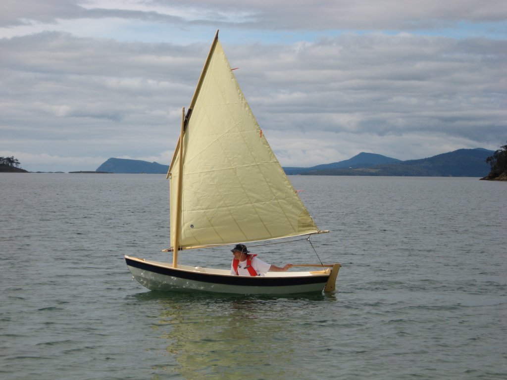 shellback dinghy under sail
